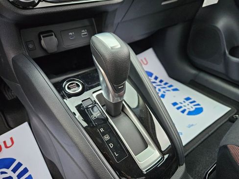 New 2025 Nissan Versa SR w/ Trunk Package image 8