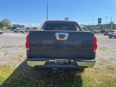 Used 2006 Chevrolet Avalanche Z66 w/ Sun And Sound Package image 5