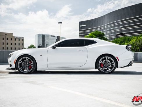 Used 2019 Chevrolet Camaro SS RWD image 59