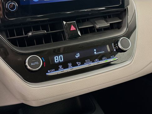 Used 2023 Toyota Corolla LE image 24