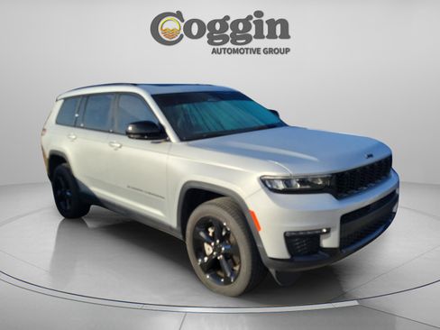 Used 2023 Jeep Grand Cherokee L Limited w/ Black Appearance Package image 8