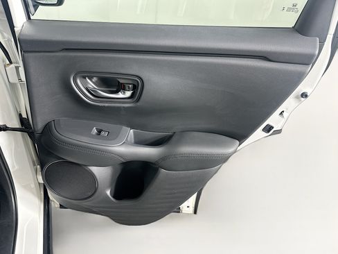 Used 2025 Honda HR-V LX image 28