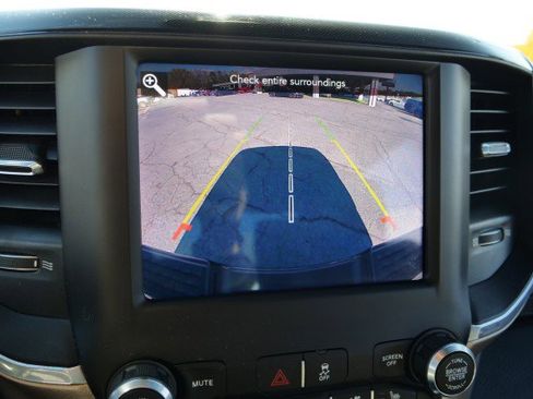 Used 2019 RAM 2500 Laramie w/ Black Appearance Package image 13