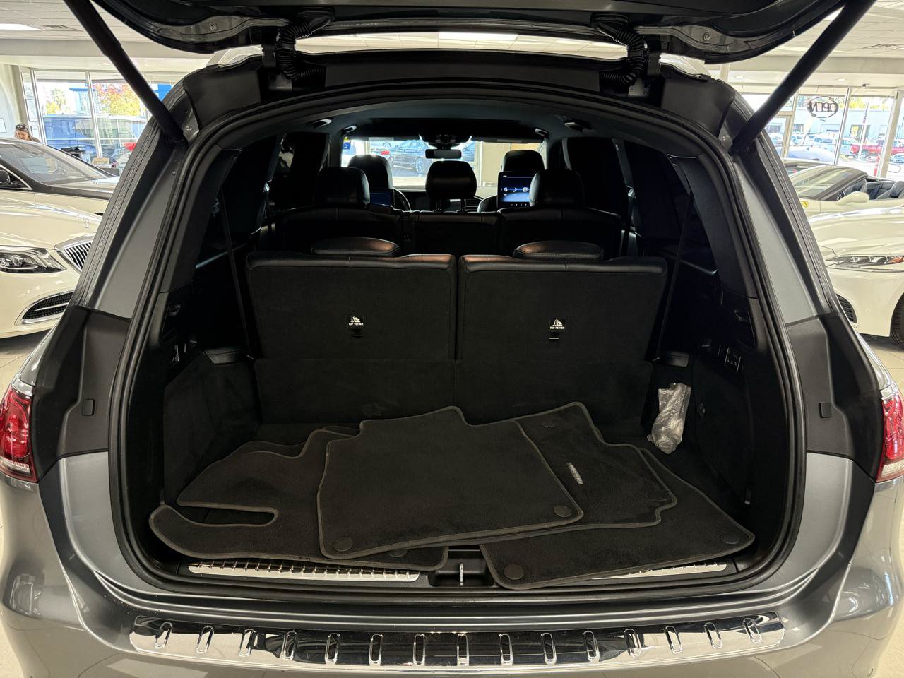 Used 2020 Mercedes-Benz GLS 450 4MATIC image 28