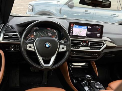 Used 2023 BMW X4 xDrive30i image 9