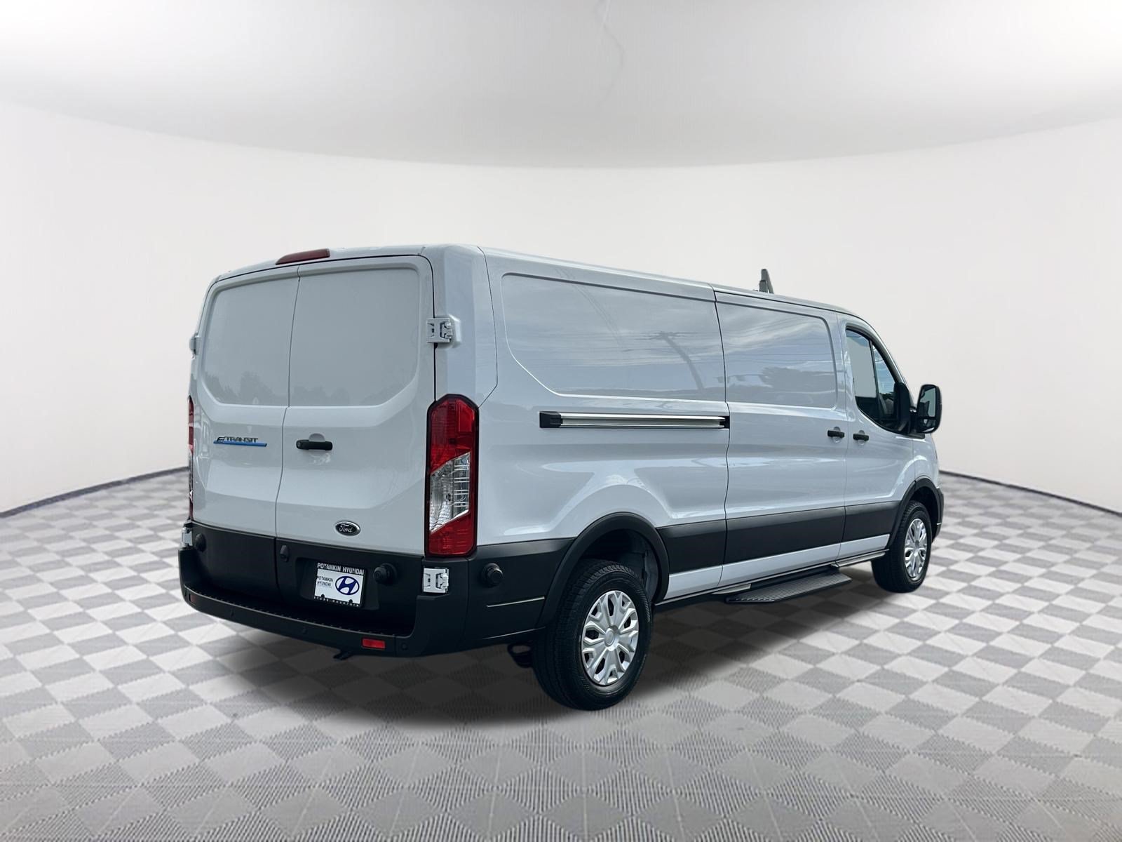 Used 2024 Ford E-Transit Low Roof RWD image 5