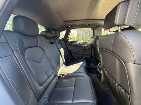 Used 2024 Porsche Macan Base image 21