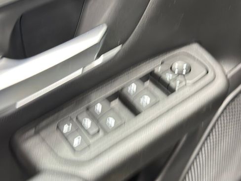 New 2026 RAM 1500 4x4 Crew Cab image 19