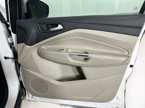 Used 2019 Ford Escape SE image 29