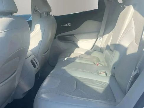 Used 2019 Jeep Cherokee Limited w/ Trailer Tow Group image 15