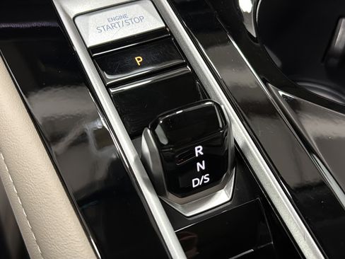 Used 2025 Volkswagen Atlas SEL Premium R-Line AWD/4WD image 19
