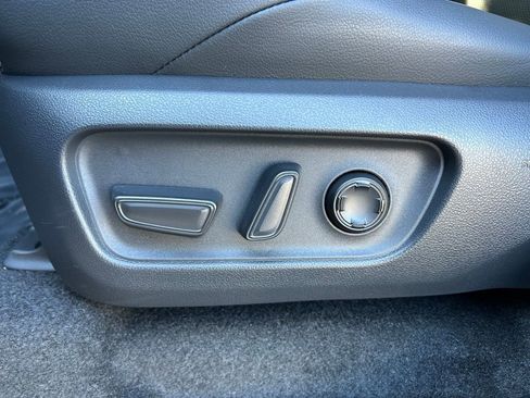 Certified 2025 Toyota 4Runner TRD Off-Road Premium image 16