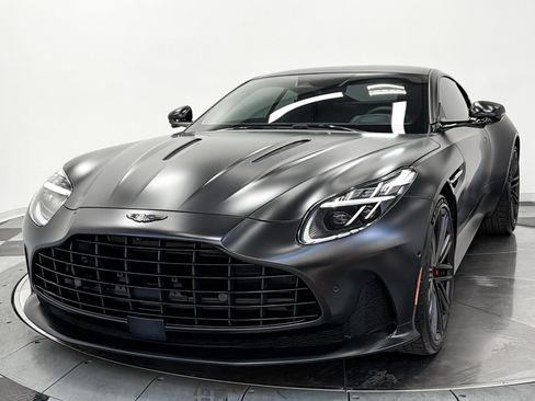 Used 2025 Aston Martin DB12 Coupe RWD image 3