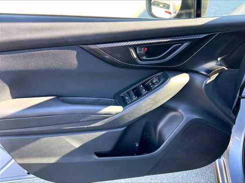 Used 2021 Subaru Crosstrek 2.0i image 9