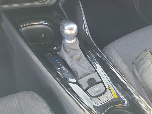 Used 2019 Toyota C-HR XLE FWD image 27