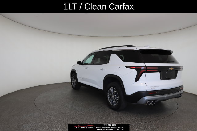 Used 2025 Chevrolet Traverse LT w/ Driver Confidence Package FWD image 12