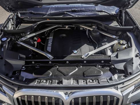 Used 2024 BMW X7 xDrive40i w/ Premium Package image 28