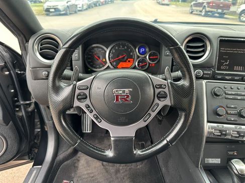 Used 2010 Nissan GT-R Premium image 23