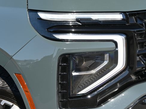 Used 2025 Chevrolet Tahoe Z71 w/ Sun And Tow Package image 13