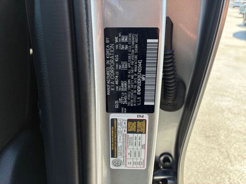 Used 2025 Kia Sportage LX FWD image 28