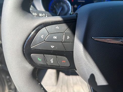 Used 2023 Chrysler Pacifica Touring-L w/ S Appearance Package image 20