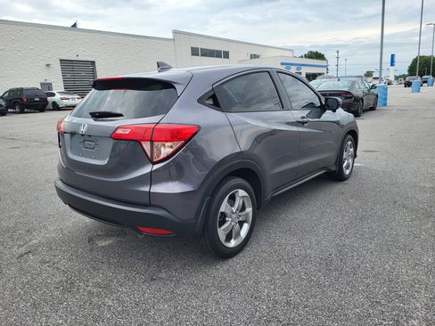 Used 2017 Honda HR-V EX image 4