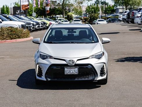 Used 2017 Toyota Corolla SE w/ SE Premium Package image 7