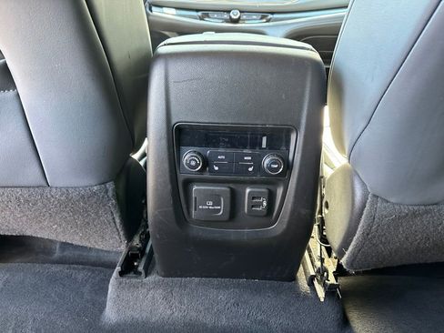 Used 2018 Buick Enclave Premium FWD image 30