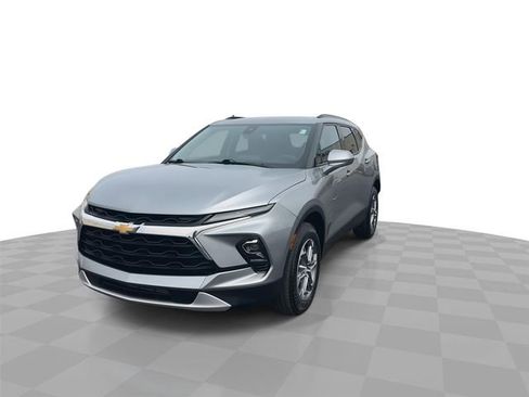 Used 2023 Chevrolet Blazer LT w/ Convenience Package image 3