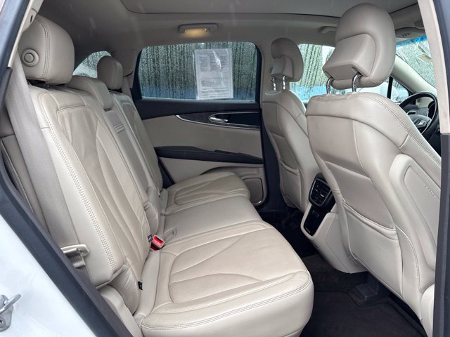 Used 2016 Lincoln MKX Reserve w/ Technology Package AWD/4WD image 11