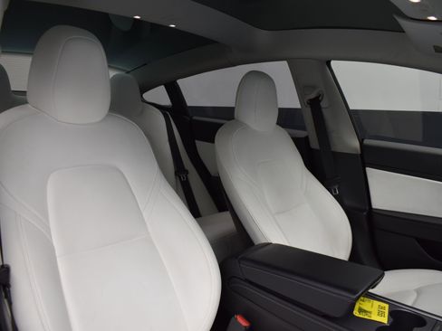 Used 2021 Tesla Model 3 Long Range image 16