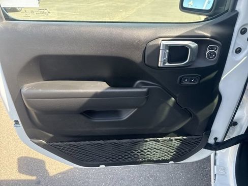 Used 2022 Jeep Wrangler Unlimited Sport AWD/4WD image 11