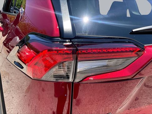 Used 2025 Toyota RAV4 XLE FWD image 28