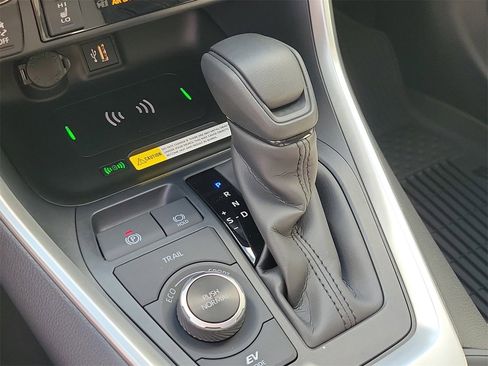 New 2025 Toyota RAV4 XLE image 28