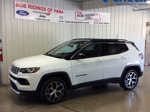 Used 2024 Jeep Compass Limited image 1