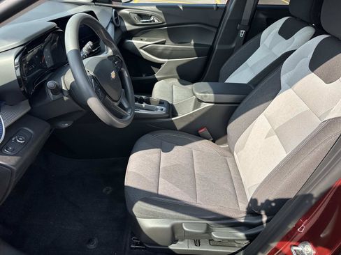 Certified 2024 Chevrolet Trax LS w/ LS Convenience Package FWD image 18