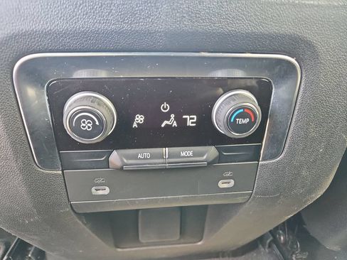 Used 2024 Chevrolet Suburban LT AWD/4WD image 33