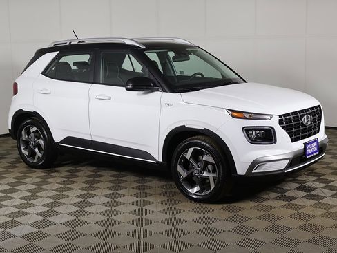 Certified 2025 Hyundai Venue Limited image 40