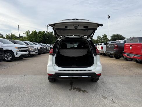 Used 2018 Nissan Rogue SV w/ Premium Package AWD/4WD image 34