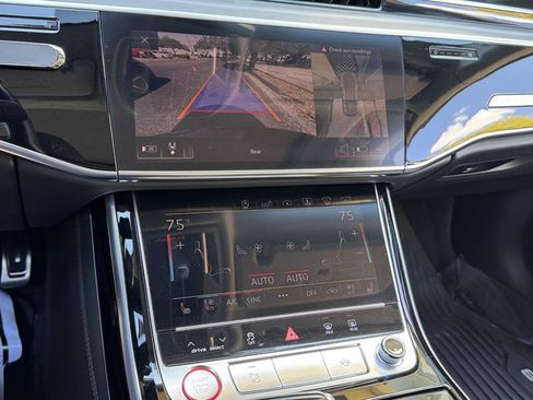 Used 2020 Audi S8 L image 25