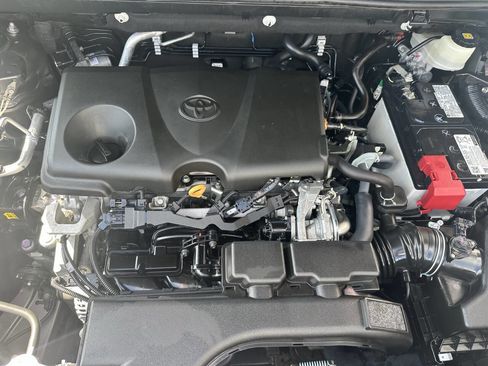 Used 2021 Toyota RAV4 XLE w/ Convenience Package image 24