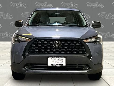 Used 2023 Toyota Corolla Cross L AWD/4WD image 2