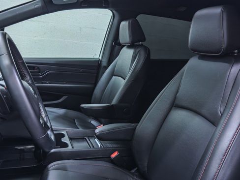 Used 2024 Honda Odyssey Sport image 15