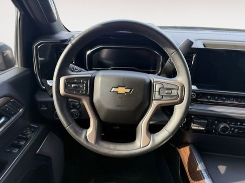 Used 2024 Chevrolet Silverado 3500 High Country w/ Technology Package image 12