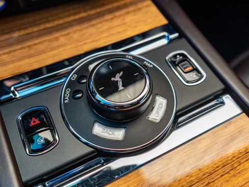 Used 2016 Rolls-Royce Wraith image 34