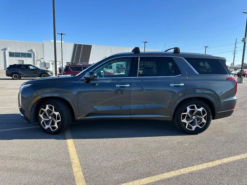 Used 2022 Hyundai Palisade Calligraphy image 2