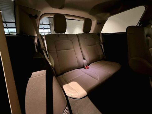 Used 2023 Lincoln Aviator AWD w/ Premium Package image 33