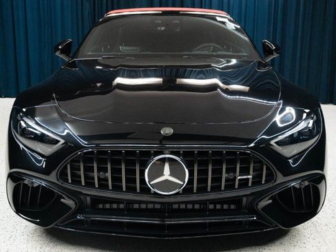 New 2026 Mercedes-Benz SL 63 AMG 4MATIC image 2