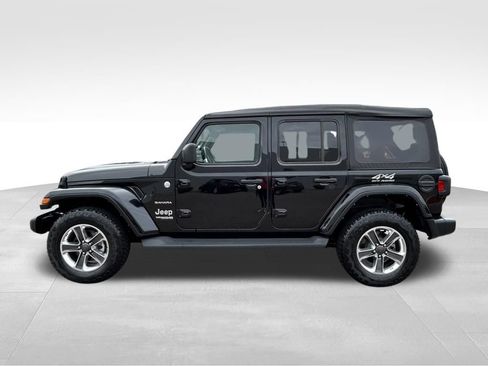 Used 2022 Jeep Wrangler Unlimited Sahara image 2