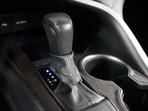 Used 2021 Toyota Camry SE FWD image 21
